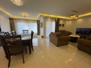 Spacious 3BR, 2Bathrooms Apt Near Airport - 1108